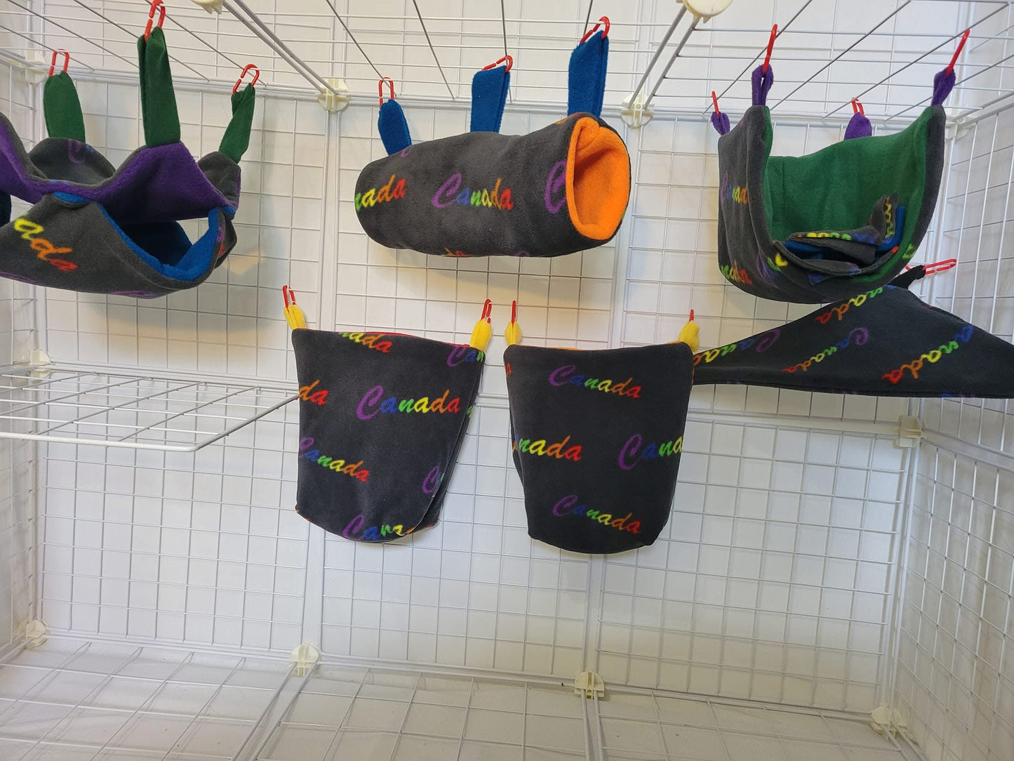 Fleece Cage Set 6 pc - Canada on Black (corner)