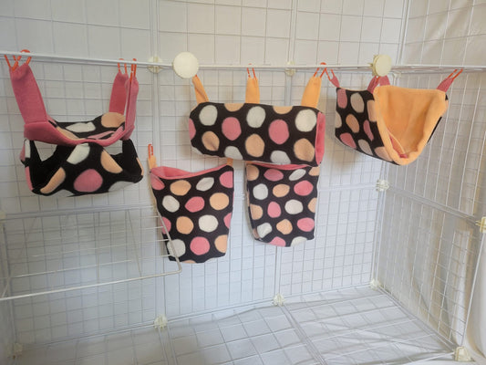 Fleece Cage Set 5 pc - Pink Dots on Black (Apricot OE)