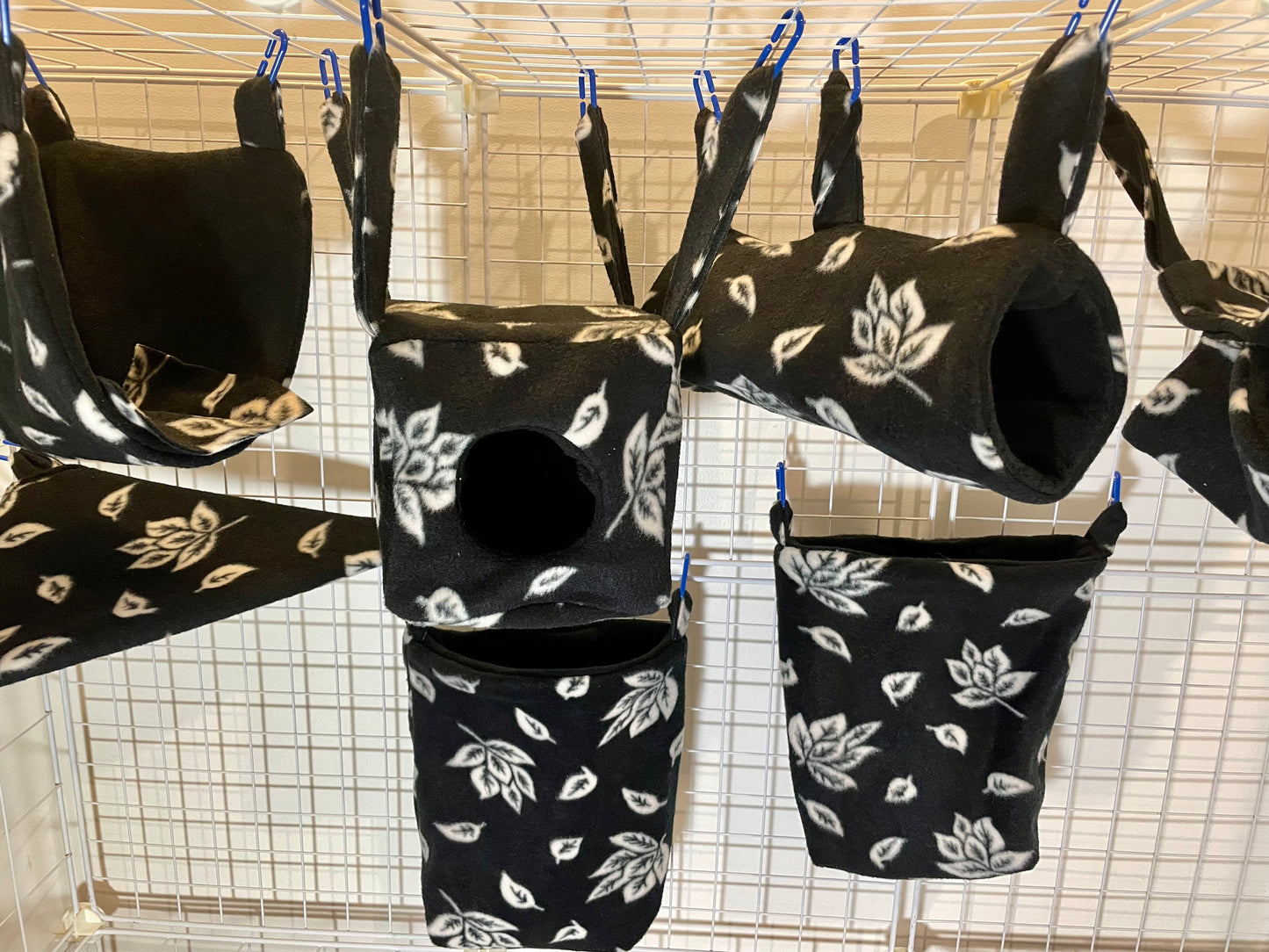 Fleece Cage Set 7 pc - White Leaves on Black